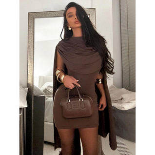 Robe courte ajustée sans manches